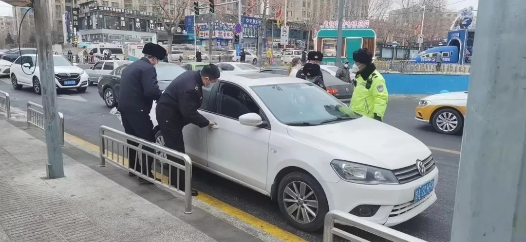 Ptaxi猿著網(wǎng)約車經(jīng)營許可證代辦獲悉長春市開展“打非治違 雷霆出擊”專項(xiàng)整治行動(dòng)_網(wǎng)約車經(jīng)營許可證_網(wǎng)約車經(jīng)營許可證代辦_網(wǎng)約車平臺(tái)