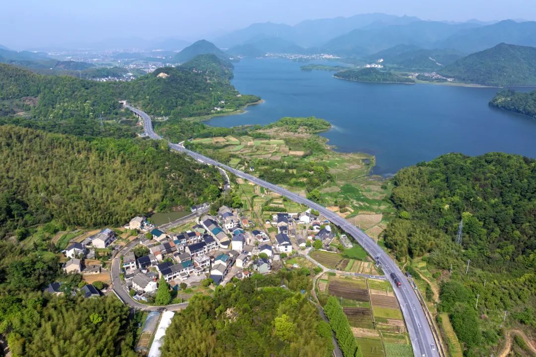 加快農(nóng)村客運提檔升級 奮力譜寫四好農(nóng)村路“運營好”新篇章_農(nóng)村客運系統(tǒng)開發(fā)_農(nóng)村客運軟件開發(fā)_農(nóng)村客運APP開發(fā)